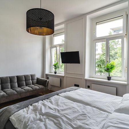 Hl Apartments Maribor Buitenkant foto